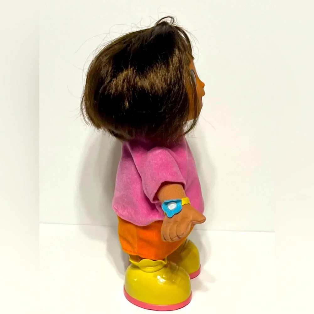 2001 Fisher Price Dora The Explorer Dancing Doll
